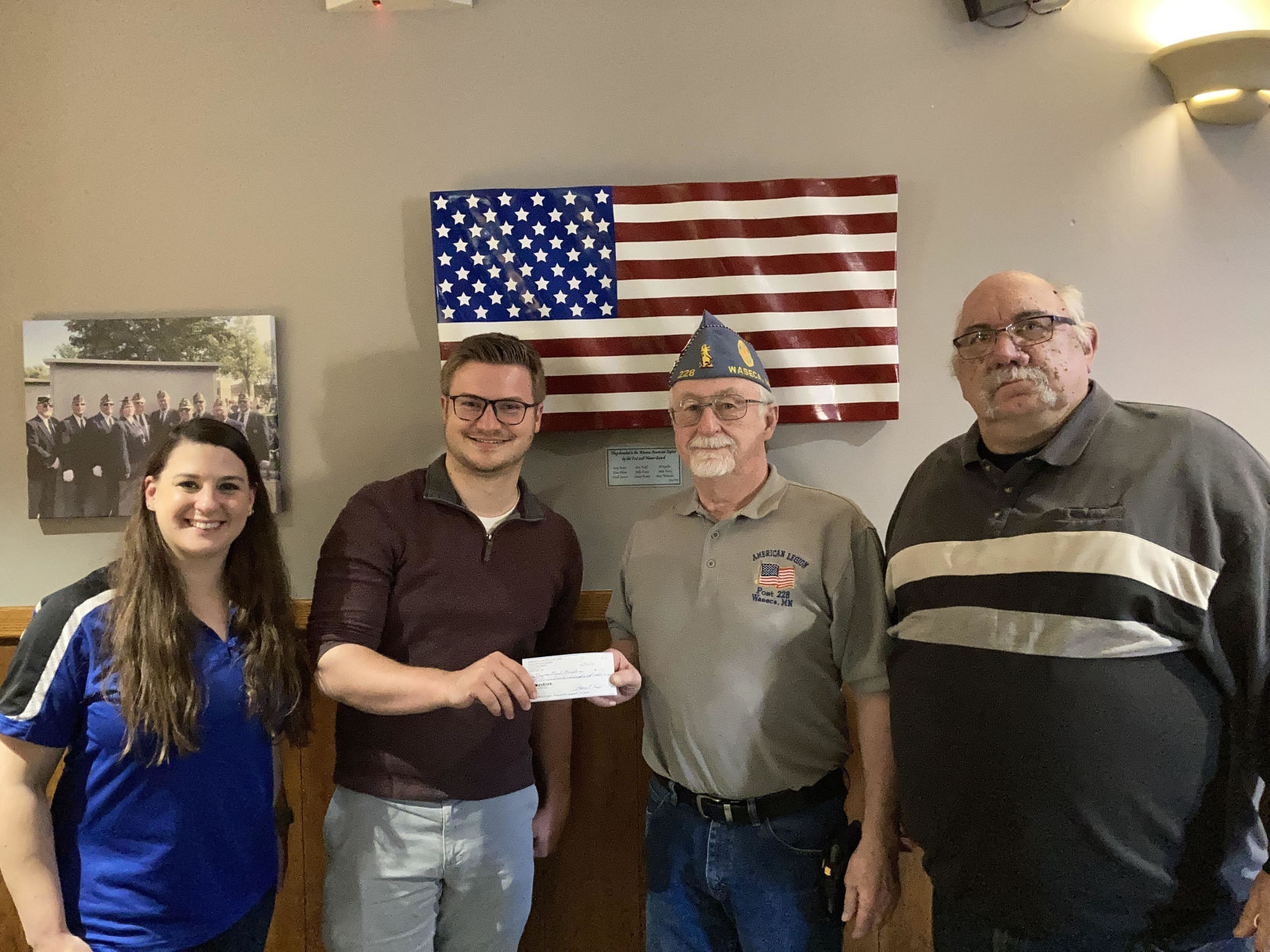 Waseca Band Boosters hosts burger, fish fry